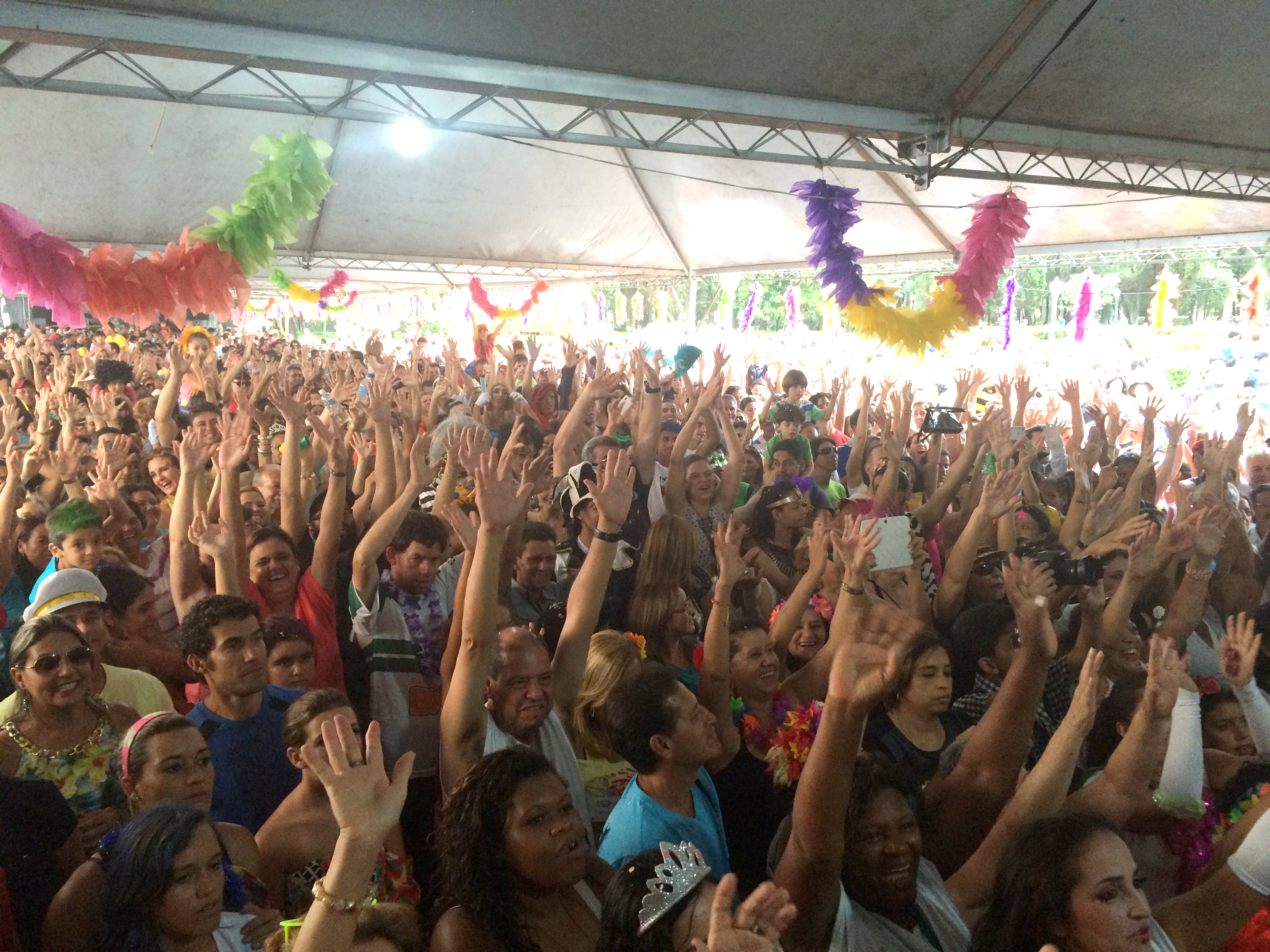 Estação Folia anima Carnaval de Poços de Caldas com diversas brincadeiras