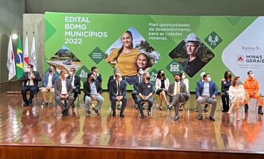 Prefeito e secretário de Governo participam do lançamento de Editais de Município 2022 do Governo de Minas e BDMG