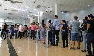 Procon fiscaliza bancos para verificar tempo de espera nas filas