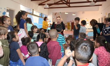 Centros de Educação Infantil recebem contação de histórias com Sandra Bittencourt