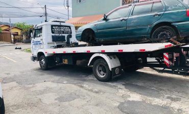 Prefeitura inicia remoção de veículos abandonados nas ruas