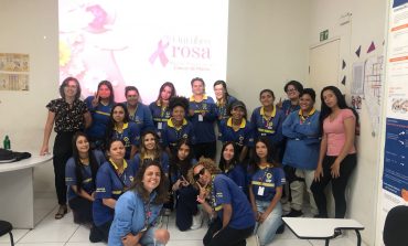 Outubro Rosa | Enfermeira da secretaria de Saúde ministra palestra sobre saúde da mulher para colaboradoras da Zona Azul