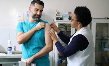 Campanha de ampliação de faixa etária da vacina contra meningite começou hoje em Poços