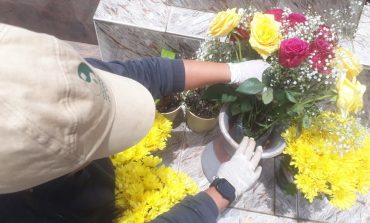 Agentes de Endemias realizam vistoria no cemitério após o feriado de Finados
