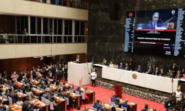 Prefeito reforça importância do diálogo com o Legislativo para Poços continuar avançando