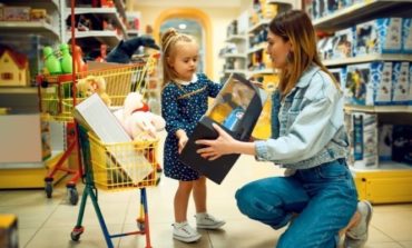 Procon de Poços de Caldas Alerta para os Cuidados Necessários na Compra de Brinquedos no Dia das Crianças