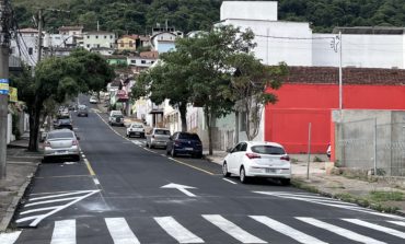 Rua Gama Cruz ganha sentido único e semáforo inteligente