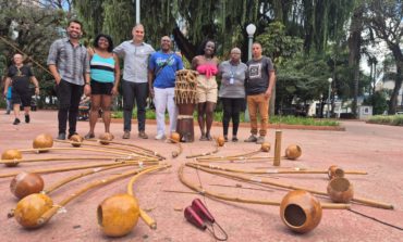 Tambores e berimbaus marcam Dia Nacional das Tradições das Raízes de Matrizes Africanas e Nações do Candomblé em Poços de Caldas
