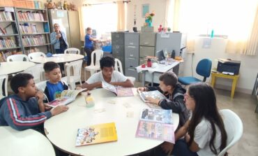 Escola municipal de Poços arrecada livros infantis e juvenis para o Rio Grande do Sul