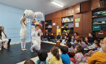 Espetáculo Casulo leva teatro para bebês nos Centros de Educação Infantil de Poços