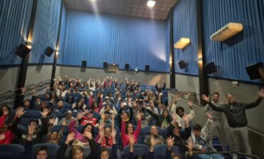Alunos da Apae vão ao cinema, em sessões gratuitas viabilizadas pela Lei Paulo Gustavo