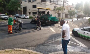 Região Central de Poços continua recebendo novo asfalto